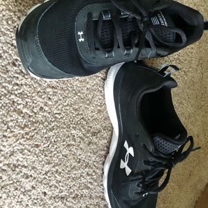 Under Armour charged assert men’s shoes